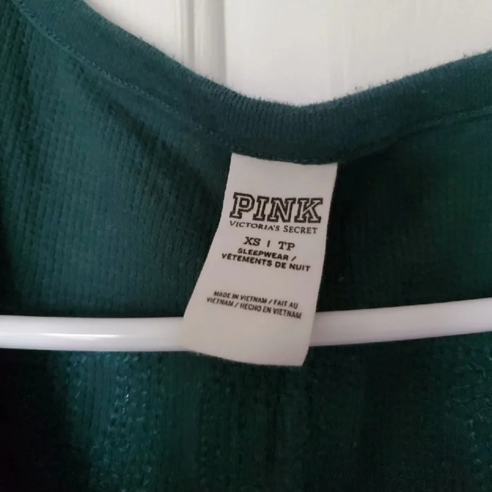 🎄 VICTORIA'S SECRET Happy Holla Days Onesie 🎄 - Picture 7 of 12